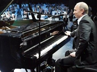 俄总理普京演唱蓝莓山录音公开(图)