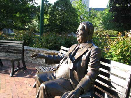 Campus of Indiana University (Wells bench)