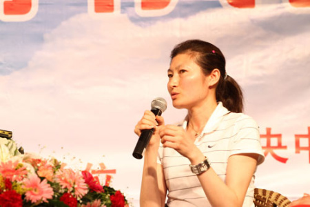 图文:2004年雅典奥运会女子万米冠军邢慧娜