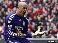 Liverpool goalkeeper Pepe Reina shouting