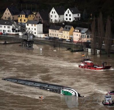 �¹�һ�������䴬�㸲�����