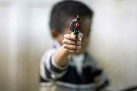 4岁男孩为买玩具杀死父亲(图)