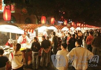 Then to the Donghuamen Night Market, just one block farther down.