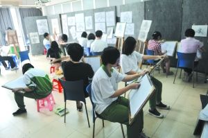 2012年广州12所高中首招艺术特长生
