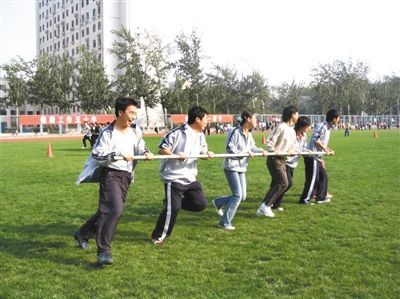 北京部分高校体育活动:趣味游戏替代枯燥长跑