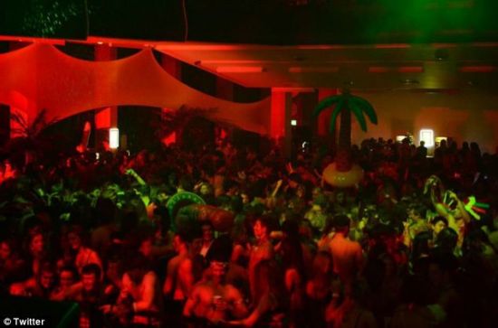 �������ش�ѧ����Ȱ�ȫ����Ϊ�����Ӣ�������簬�̲��վٰ�����Ĵ��ƻ֮һ