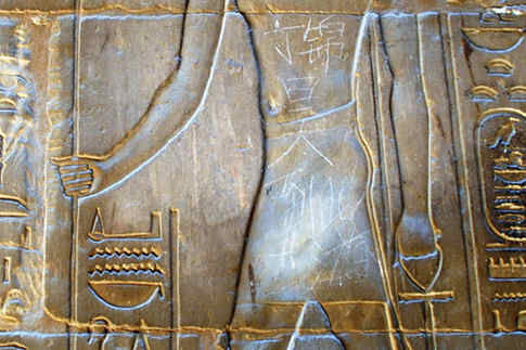 Graffiti on the defaced Egyptian artifact says "Ding Jinhao was here".