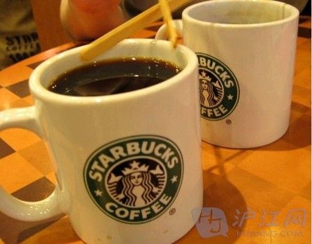 敢喝吗 香港星巴克被爆从厕所取水冲咖啡