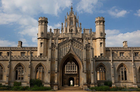 8. St Johns College  University of Cambridge, United Kingdom ʥԼѧԺӢŴѧ This is where Draco threw Nevilles Remembrall. OK, its not, but it COULD HAVE BEEN. ǵӵάĵطðﲻǣȫѡﰡ