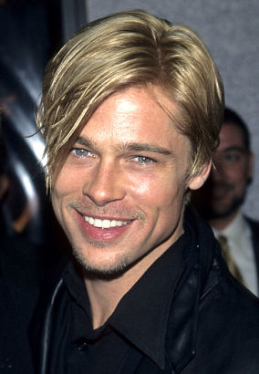Mar. 13, 1997 Somebody got a haircut! With a much shorter and more coifed 'do, Pitt was all smiles at The Devil's Own premiere. 1997313 ĳ˼ͷˣ̣ƤشͺһЦݳڡħͬСӳϡ