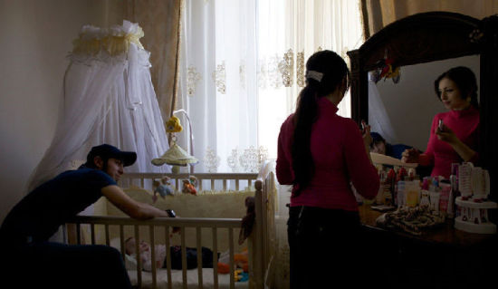 20���Diana Reshedova��21���Bekhlhan Yusoupov�ڼ��С�Diana���׼�����ܸ�ĸ����Ļ��������ڻ���ǰҹ����͵͵���ȥ��BekhlhanԼ�ᣬ���������Ѿ�������ꡣ