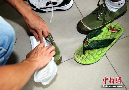 重庆男生卖卫生巾做鞋垫日赚600元