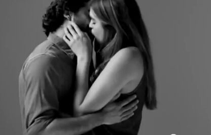 英学生镜头前接吻陌生人:落落大方不羞涩(图)