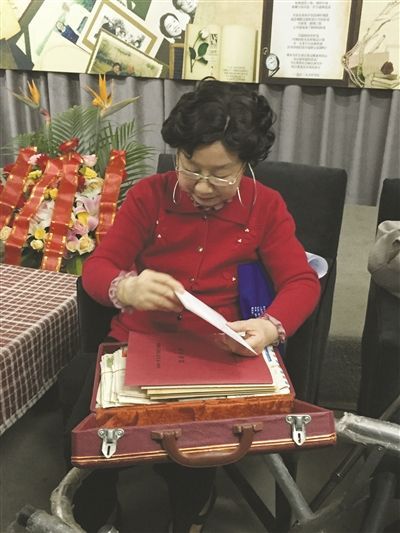 92岁南大院士为夫人写情诗60年图