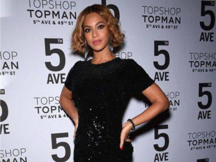 1.Beyonce applies eye cream all over her face instead of using standard moisturiser. ̰˹óҺ˪ҺͿϡ