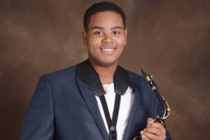 美高中生因学费高昂放弃8所常青藤名校(图)