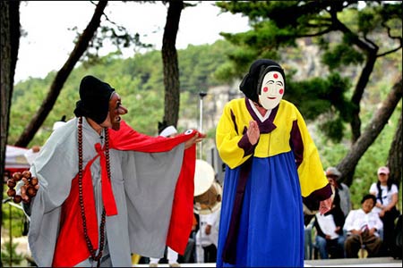 看《明成皇后》访韩国女皇村落(组图)