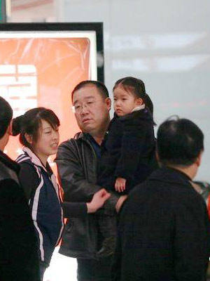 英达千金首曝光 女儿大哭老爸无可奈何