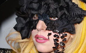 Lady Gaga͸װ ɫͷ