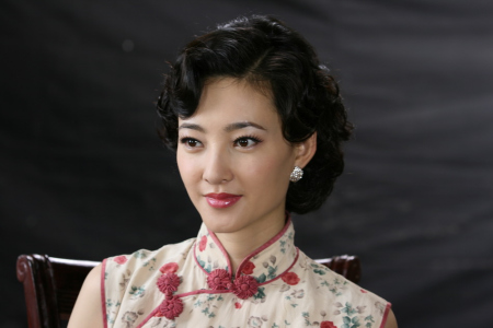 《上海迷案》保剑锋王丽坤再聚首 感情亲密