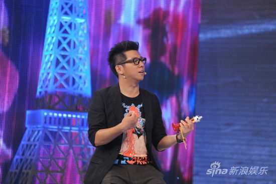 <em>胡海泉</em>做客节目 曝异国街头献艺收入丰厚|海泉