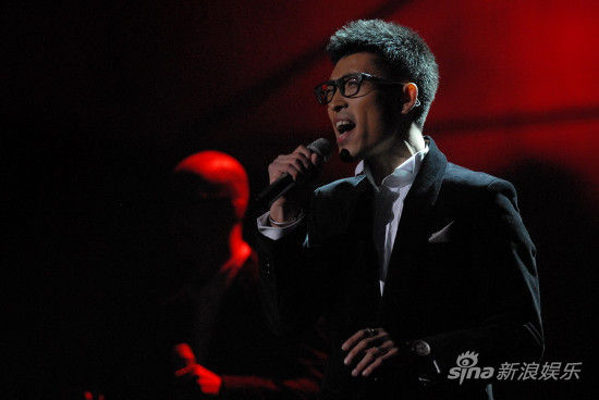 《直通春晚》首秀 平安韩红现场飙歌(图)|直通