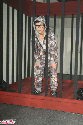 �ܸ�����