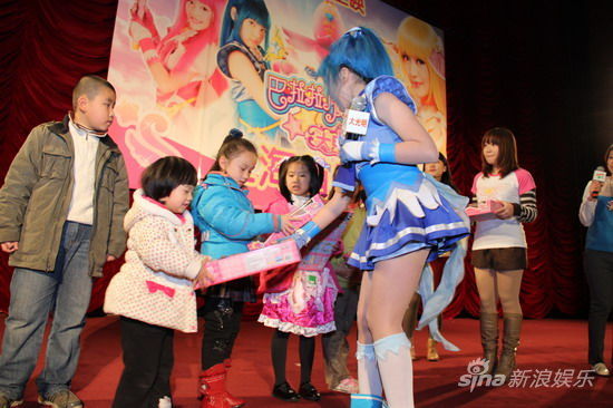 儿童魔法电影《巴啦啦小魔仙》欢乐首映