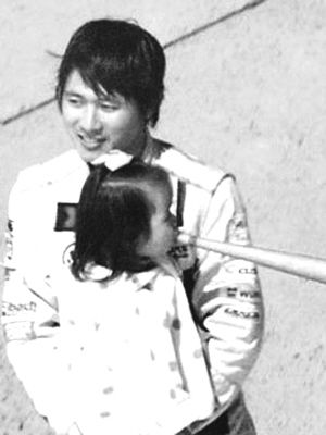 明星父亲致女儿书 韩寒祝快乐小贝称太棒 