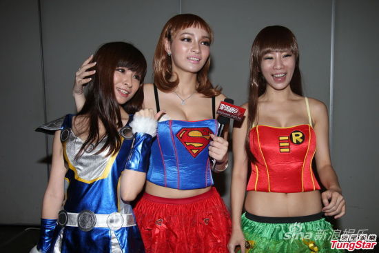 巨乳AD2与<em>性女</em>主播互损丑矮 被指包养价低