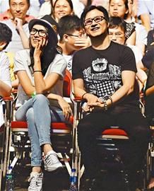 汪峰章子怡被曝7月相恋贴酒店照片力证