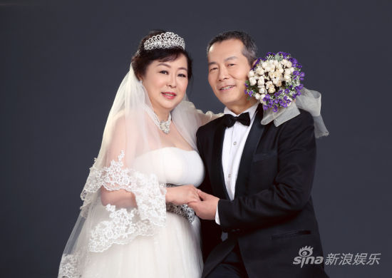 郭涛父母婚后30年首拍婚纱照