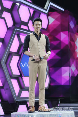 陆毅化身俏皮吃货 《大本营》唱爱的供养