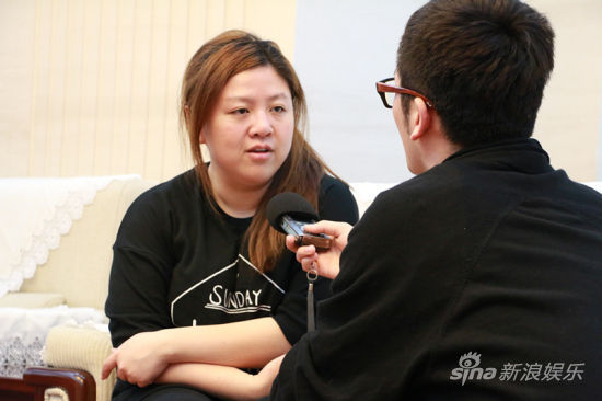 知名词曲创作人王雅君接受记者采访评论入选