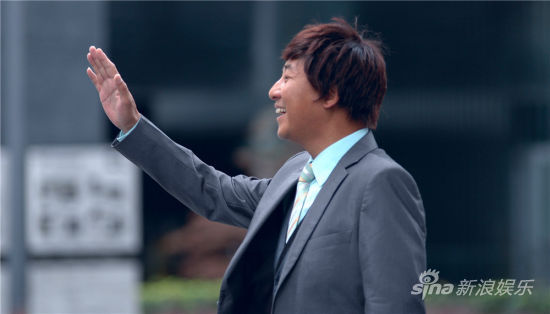 周晓鸥双剧播 左拥朱丹右抱张歆艺