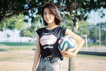 邓家佳感慨世界杯巴西遭淘汰“太残忍”