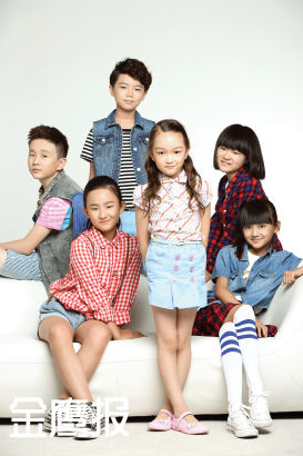 新声一班首登封面 拍摄写真风格各异