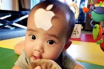 梁静茹儿子变身iBaby6+ 网友：能卖吗？