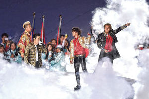 BigBang压轴献唱亚运闭幕 现场热辣火爆