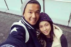 范玮琪挺大肚自剪脚趾甲 网友生气喊黑人