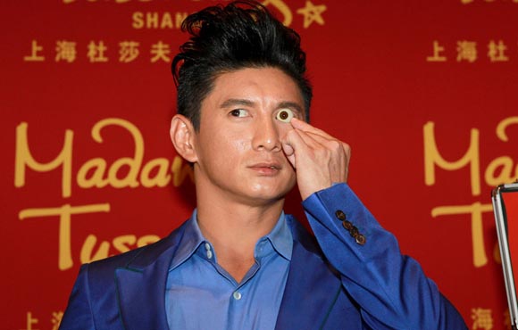 �Ϻ���ɯ��������ݽ�Ϊ����¡������������Ӣ���������Ŷӽ��շɵֱ���Ϊ�侫׼������