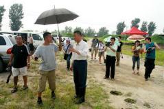 《人间正道是沧桑》拍摄探班 孙红雷现场拍马屁