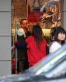 孙红雷新女友曝光 十指交扣畅游王府井【图】