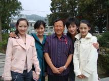 新《红》主演献艺革命老区纪念朱毛会师80周年