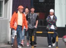 陈小春应采儿秘密游京城提前度“蜜月”(组图)