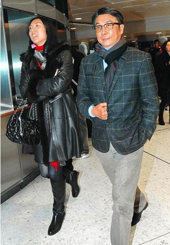 63岁演员刘松仁与妻聚少离多 交游富婆母女|刘松仁
