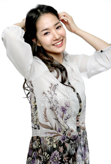 资料图片：新人美女明星朴敏英精美写真(2)