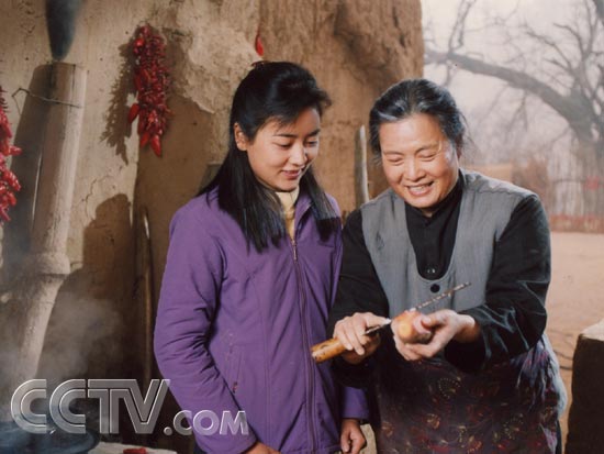 资料图片:电视剧《阿霞》精彩剧照(1)