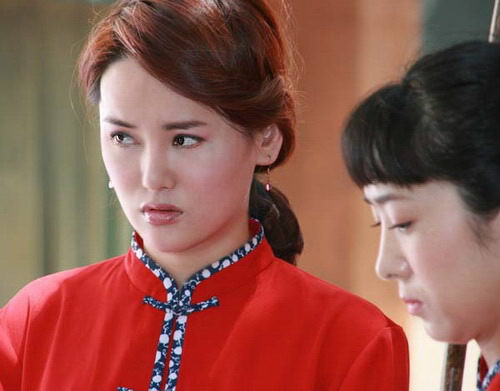 资料图片:电视剧《黑金地的女人》精彩剧照(5