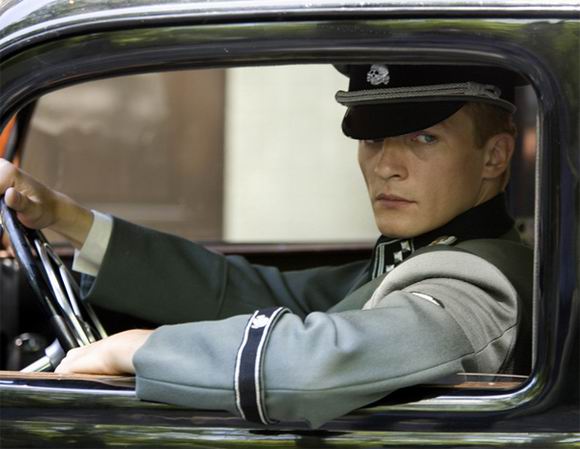 资料图片:影片《穿条纹睡衣的男孩》剧照(20)